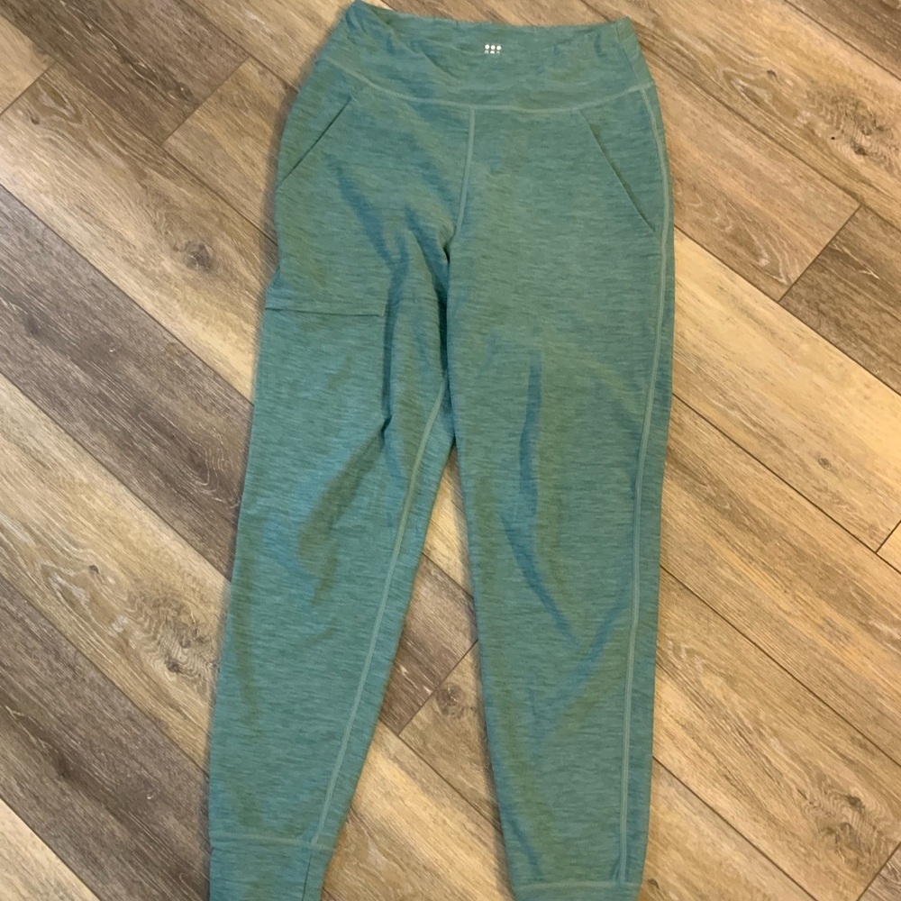 Title Nine Ladies Joggers. Size XS